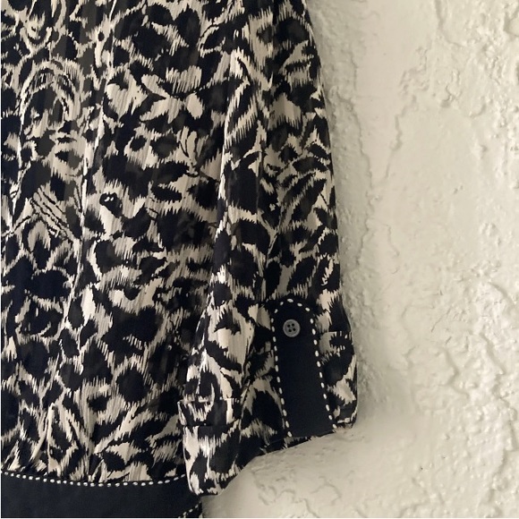 BCBG Max Azria Ribbon Tie Abstract Floral Semi Sheer Silk Wrap Top Sz XS - Picture 5 of 15